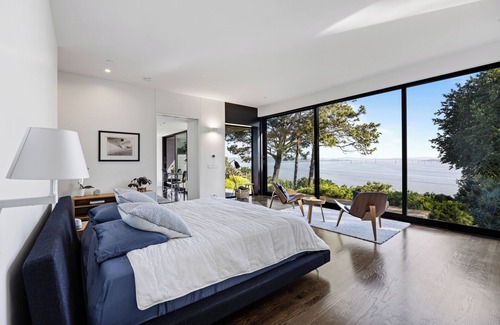 Belvedere Tiburon House | Award-winning ocean view luxury master suite. Perfect romantic retreat