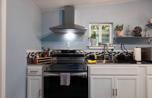Holly House | AwardWinningHome|Walk2Everywhere