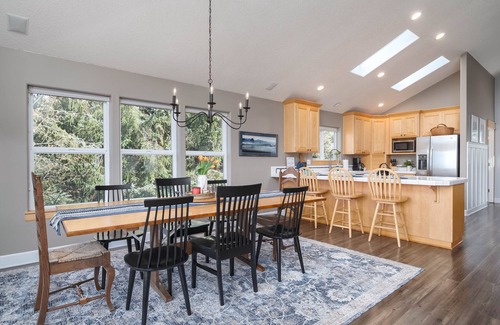 Arch Cape House | Away At Last by AvantStay | Gorgeous Beach House, Steps to the Beach