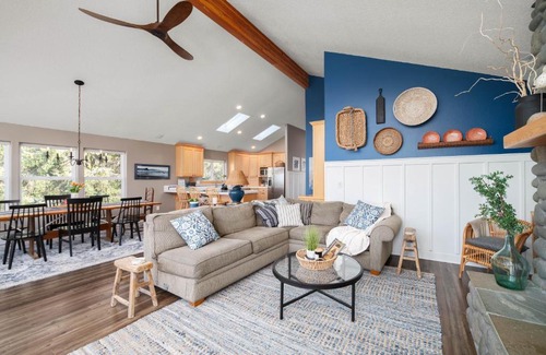 Arch Cape House | Away At Last by AvantStay Gorgeous Beach House, Steps to the Beach