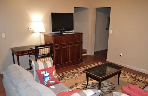 Northeast Columbus House | Away from home rental-Cheerful 4-Bedroom|2BA home!