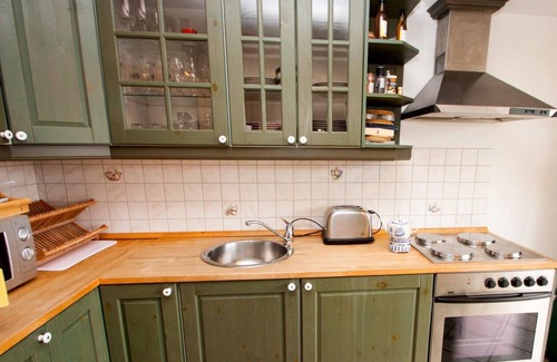 Altfunnixsiel Apartment | Away from the hustle and bustle of the coastal resorts, they can stay in this friendly upstairs residence