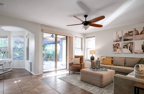Tramonto House | Away from the hustle and bustle with private pool and 3 community poolsn