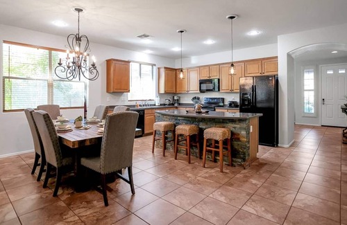 Tramonto House | Away from the hustle and bustle with private pool and 3 community poolsn
