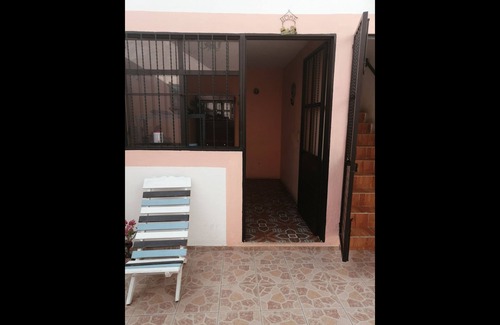 Del Cerrillo House | Awesome King Room In City Center