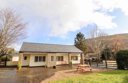 Llangynog House | Awel Y Berwyn