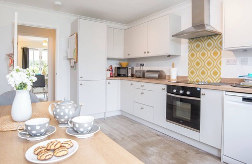 Stackpole Cottage | Awel y Mor, Holiday home Stackpole, Sleeps 6, 3 bedrooms, bathrooms