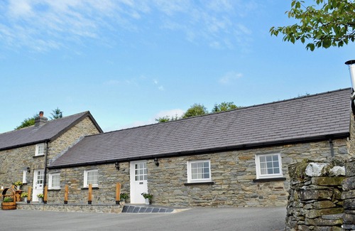 Tregaron Cottage | Awel y Mynydd - Mountain Breeze