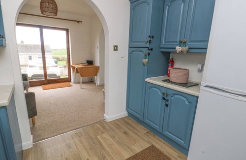 Llanfaelog Cottage | Awelfryn