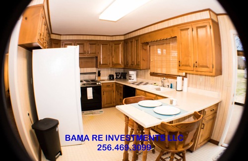 Hartselle House | AWESOME 2BR-2Bath Hartselle Home - private bathrooms - DITCH THE HOTEL