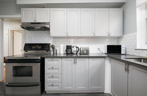 Cote-Des-Neiges—Notre-Dame-De-Grace Apartment | Awesome 2BR in Montreal