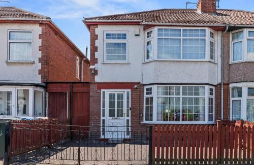 Weston on Trent Apartment | Awesome 4-Bedroom Serviced Apartment