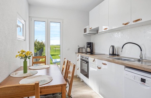 Ahrenshagen-Daskow Apartment | Awesome apartment in Ahrenshagen-Daskow