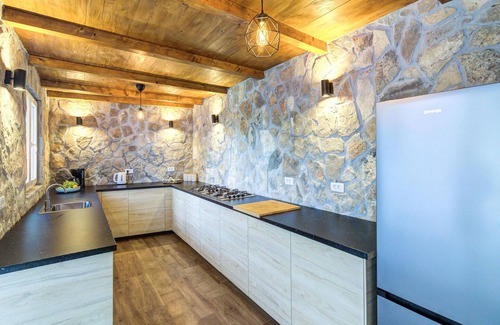 Novi Vinodolski Apartment | Awesome apartment in Smokvica Krmpotska