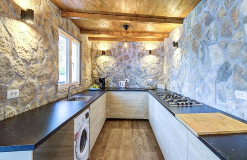 Novi Vinodolski Apartment | Awesome apartment in Smokvica Krmpotska