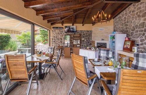Donji Kraj Apartment | Awesome apartment in Moscenicka Draga