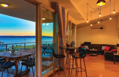 Kastel Gomilica Apartment | Awesome apartment in Kastel Gomilica