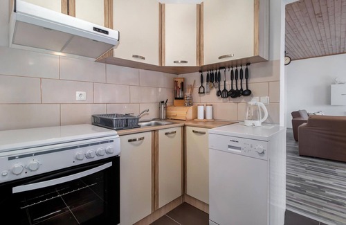 Donji Zagon Apartment | Awesome apartment in Novi Vinodolski