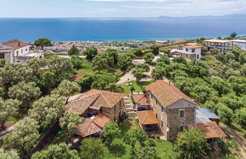 Castellabate Apartment | Awesome apartment in Castellabate SA