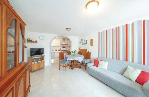 Porto Alabe Apartment | Awesome apartment in Porto Alabe OR