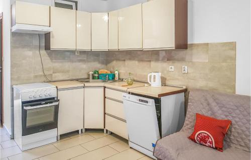 Drawno Apartment | Awesome Apartment In Dominikowo