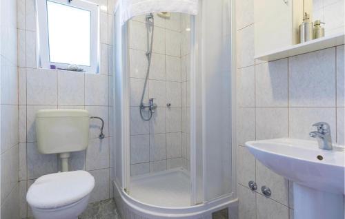 Duba Apartment | Awesome Apartment In Duba With Wifi