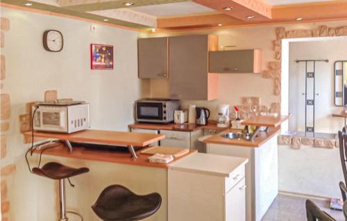 Espenau Apartment | Awesome Apartment In Espenau Ot Mnchehof With 3 Bedrooms And Wifi