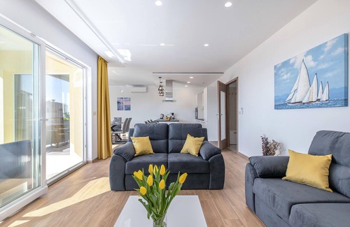 Zurkovo Apartment | Awesome apartment in Kostrena