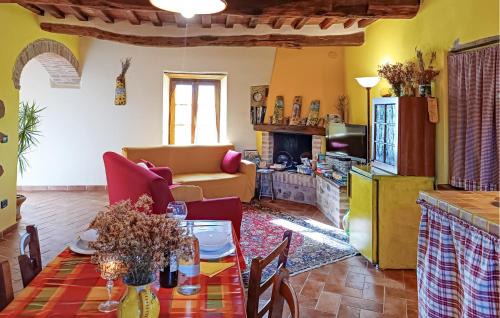 Castello di Tocchi Apartment | Awesome Apartment In Monticiano