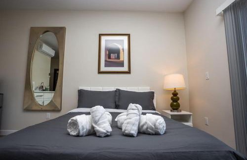 Bankers Hill Apartment | Awesome Balboa and Downtown View with Cozy Patio