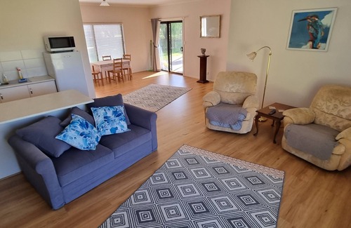 Saddleworth House | Awesome church with modern 2 bedroom house attached