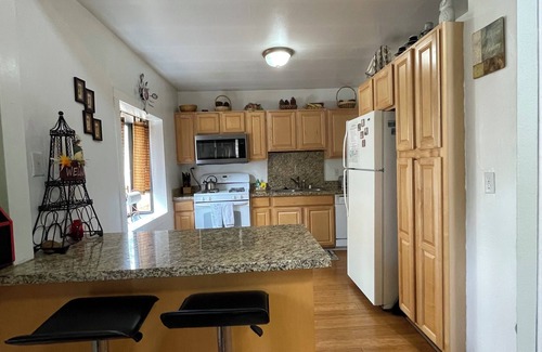 Big Bear Lake Cottage | Awesome Eagle Point Corner Cottage Conveniently Located, Close To Everything!