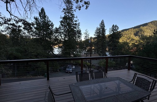 Lakehead House | Awesome Family Lake House, Big Deck, Game Room - Shasta Lakeshore Retreat #17