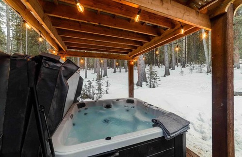 Bragg Creek House | Awesome family vacation home in Bragg Creek