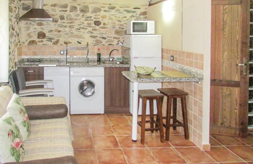 Aldeanueva de la Sierra House | Awesome home in Aldeanue. de la Sierra