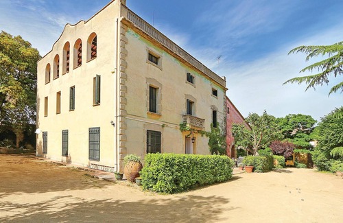 Vilanova del Valles House | Awesome home in Vilanova del Vallès