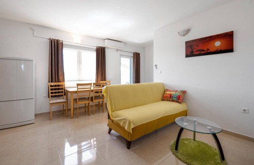 Tisno House | Awesome home in Dubrava kod Tisna