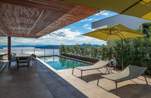 Mosenice House | Awesome home in Moscenicka Draga