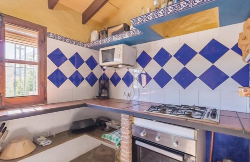 Almachar House | Awesome home in Almachar with WiFi