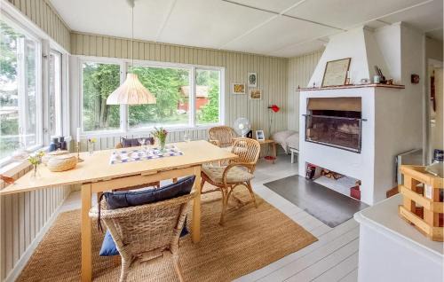 Almhult House | Awesome Home In Älmhult With Lake View