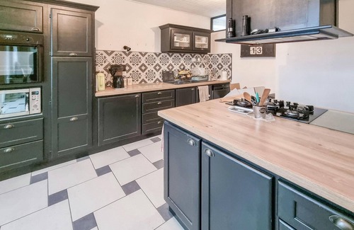 Arthenac House | Awesome home in Arthenac with WiFi