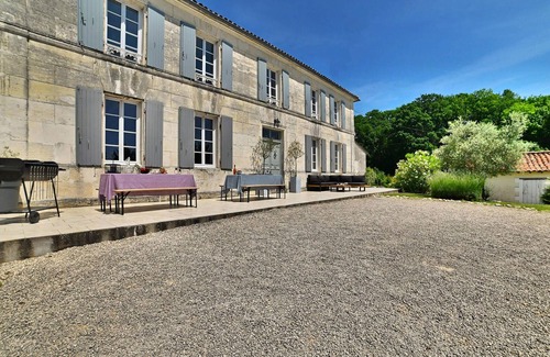 Arthenac House | Awesome home in Arthenac with WiFi