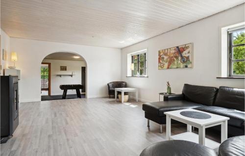 Bække House | Awesome Home In Bække With Kitchen