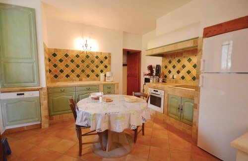 Bollene House | Awesome home in Bollène with WiFi