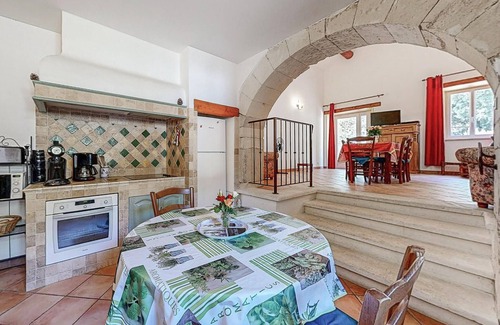 Bollene House | Awesome home in Bollène with WiFi
