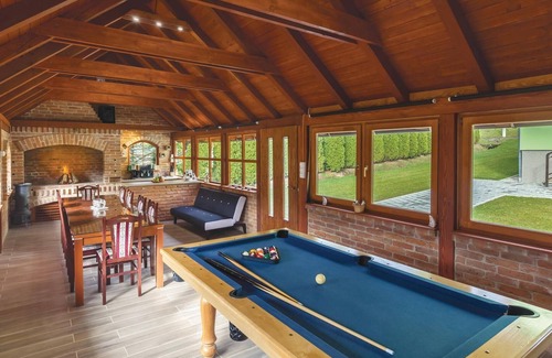Brestovac House | Awesome home in Brestovac with sauna