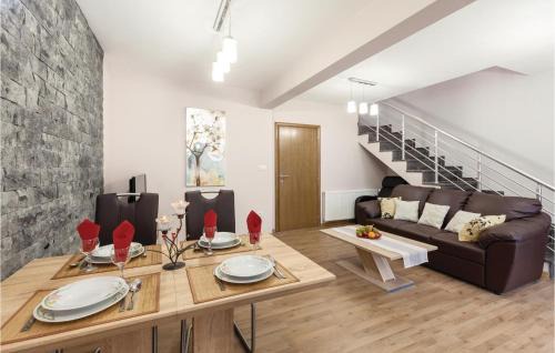 Brestovac House | Awesome Home In Brestovac With Sauna