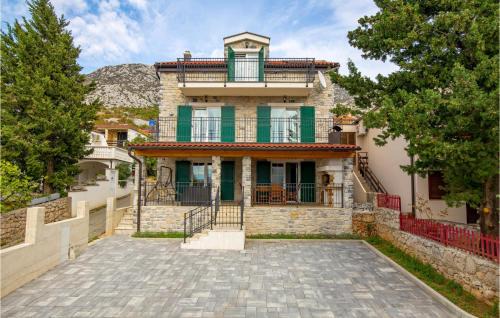 Ribarica House | Awesome Home In Cesarica With Sauna