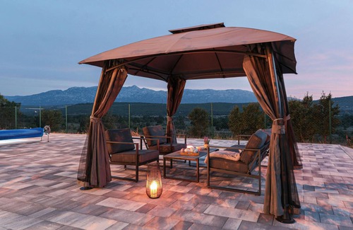 Dicmo House | Awesome home in Dicmo Prisoje