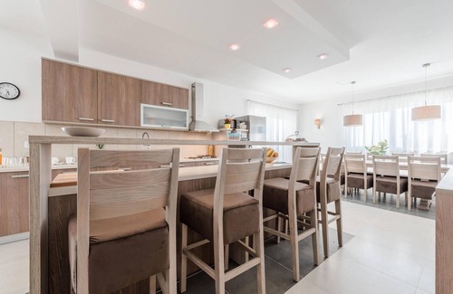 Debeljak House | Awesome home in Debeljak with kitchen